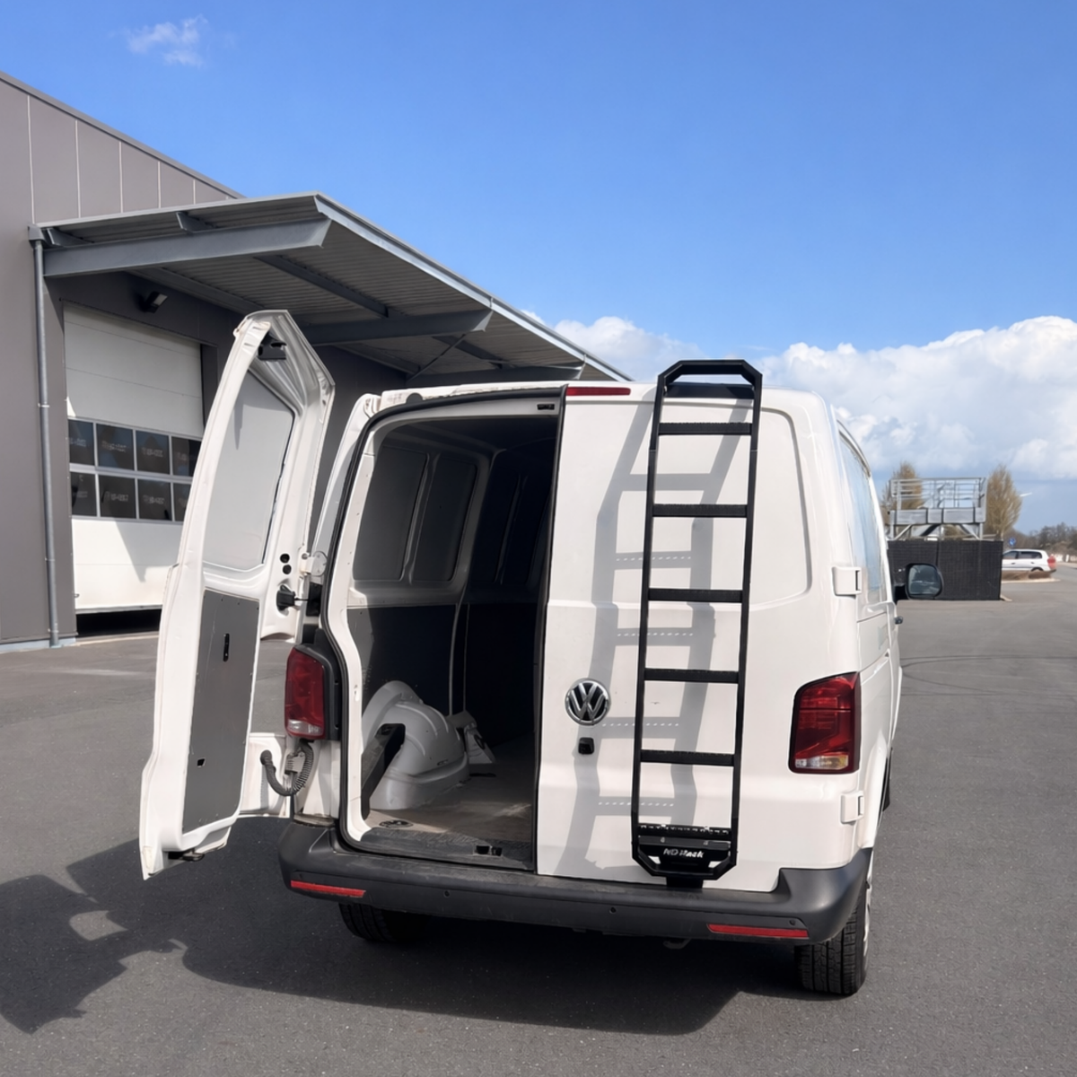 ND-Rack Heckleiter für VW T5 in Schwarz zum Klemmen