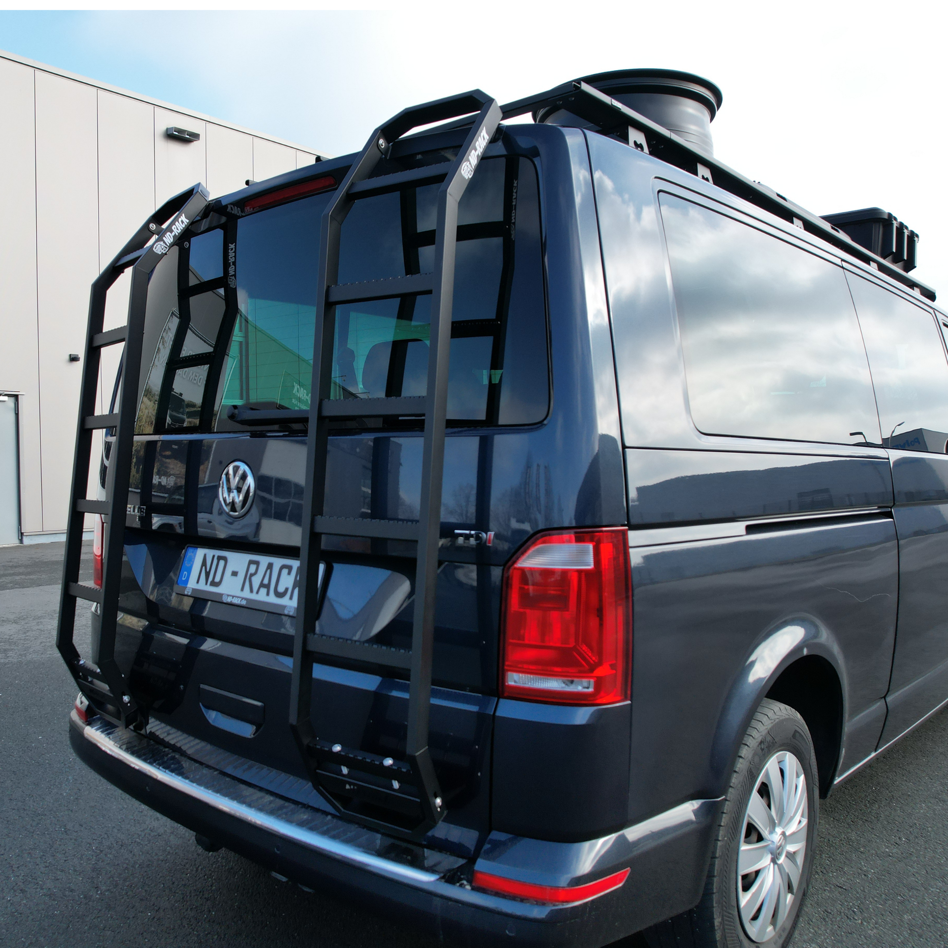 ND-Rack Heckleiter für VW T5 in Schwarz zum Klemmen